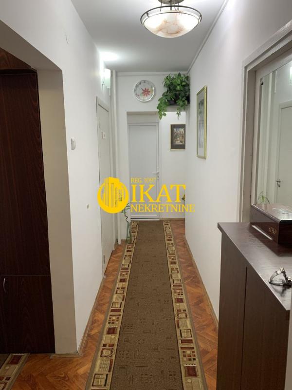 Stan na prodaju u Beogradu, Mirijevo, trosoban, 74m2, cena 193000 evra