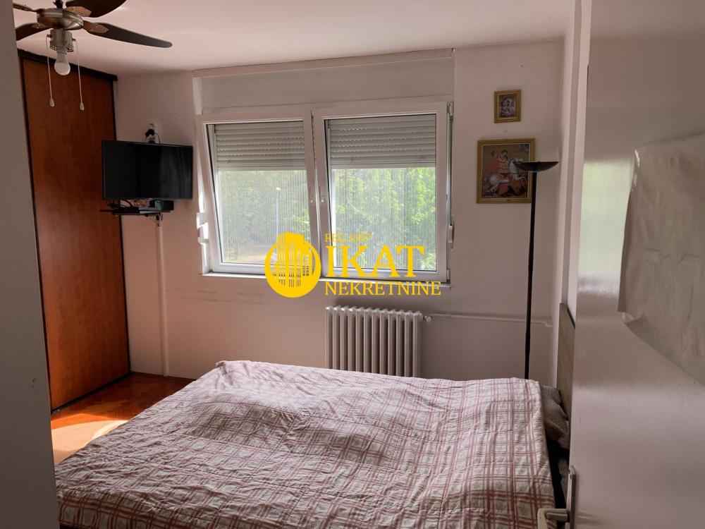 Stan na prodaju u Beogradu, Mirijevo, trosoban, 74m2, cena 193000 evra