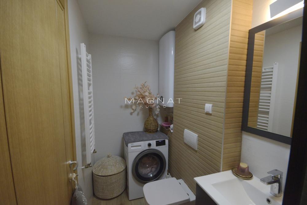 Stan na prodaju u Beogradu, Vračar, jednoiposoban, 43m2, cena 225000 evra