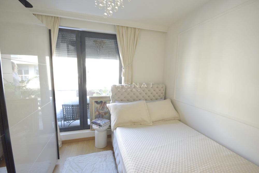 Stan na prodaju u Beogradu, Vračar, jednoiposoban, 43m2, cena 225000 evra