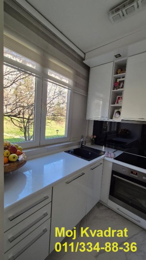 Stan na prodaju u Beogradu, Konjarnik, cetvorosoban, 69m2, cena 225000 evra