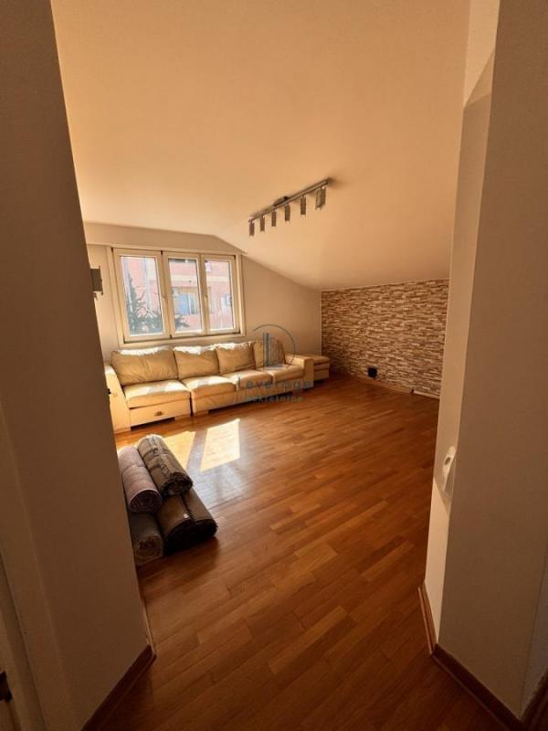 Stan na prodaju u Beogradu, Karaburma, jednoiposoban, 48m2, cena 150000 evra