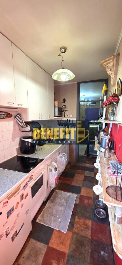 Stan na prodaju u Beogradu, Kaluđerica, dvoiposoban, 55m2, cena 145000 evra