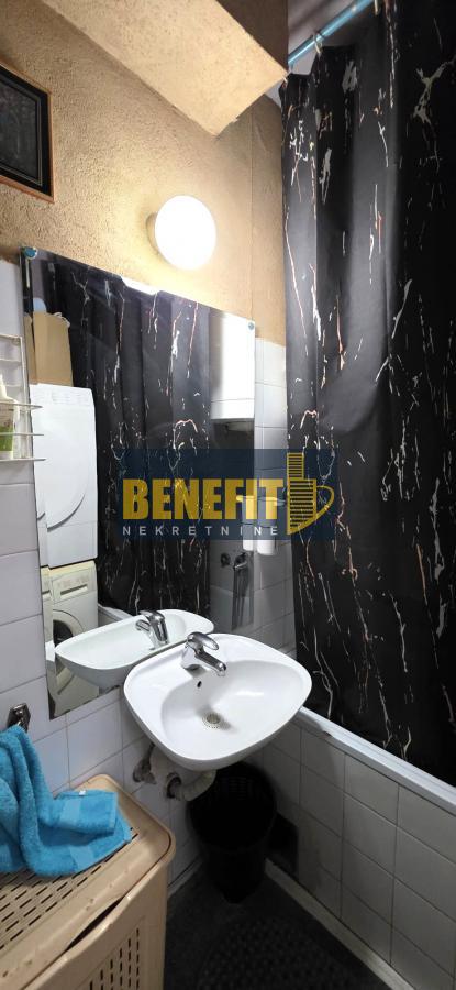 Stan na prodaju u Beogradu, Kaluđerica, dvoiposoban, 55m2, cena 145000 evra