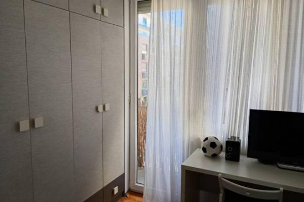 Stan na prodaju u Beogradu, Čubura, trosoban, 64m2, cena 259000 evra