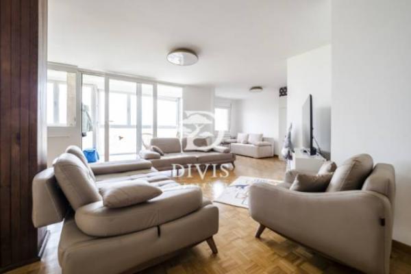 Stan na prodaju u Beogradu, 121m2, cena 453750 evra