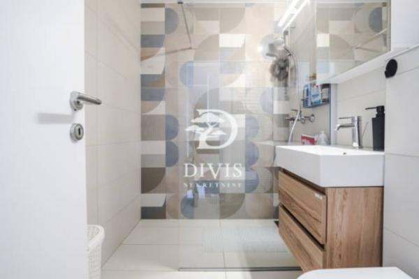 Stan na prodaju u Beogradu, 121m2, cena 453750 evra