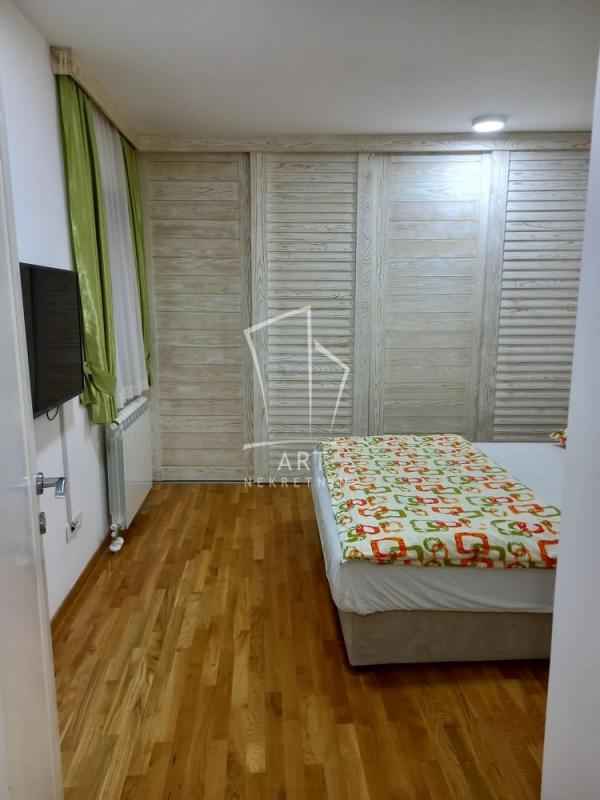 Stan na prodaju u Beogradu, Palilula, trosoban, 76m2, cena 250000 evra