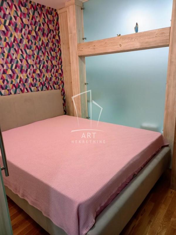 Stan na prodaju u Beogradu, Palilula, trosoban, 76m2, cena 250000 evra