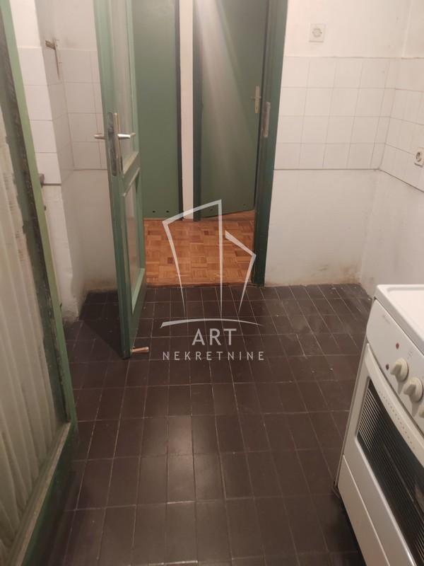 Stan na prodaju u Beogradu, Rakovica, dvoiposoban, 65m2, cena 177000 evra