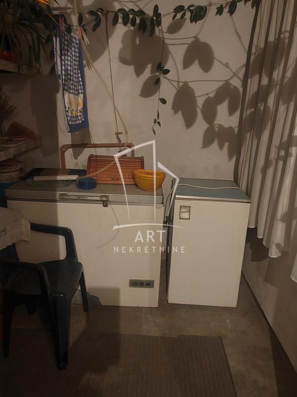 Stan na prodaju u Beogradu, Rakovica, dvoiposoban, 65m2, cena 177000 evra