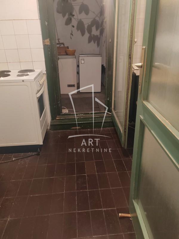 Stan na prodaju u Beogradu, Rakovica, dvoiposoban, 65m2, cena 177000 evra