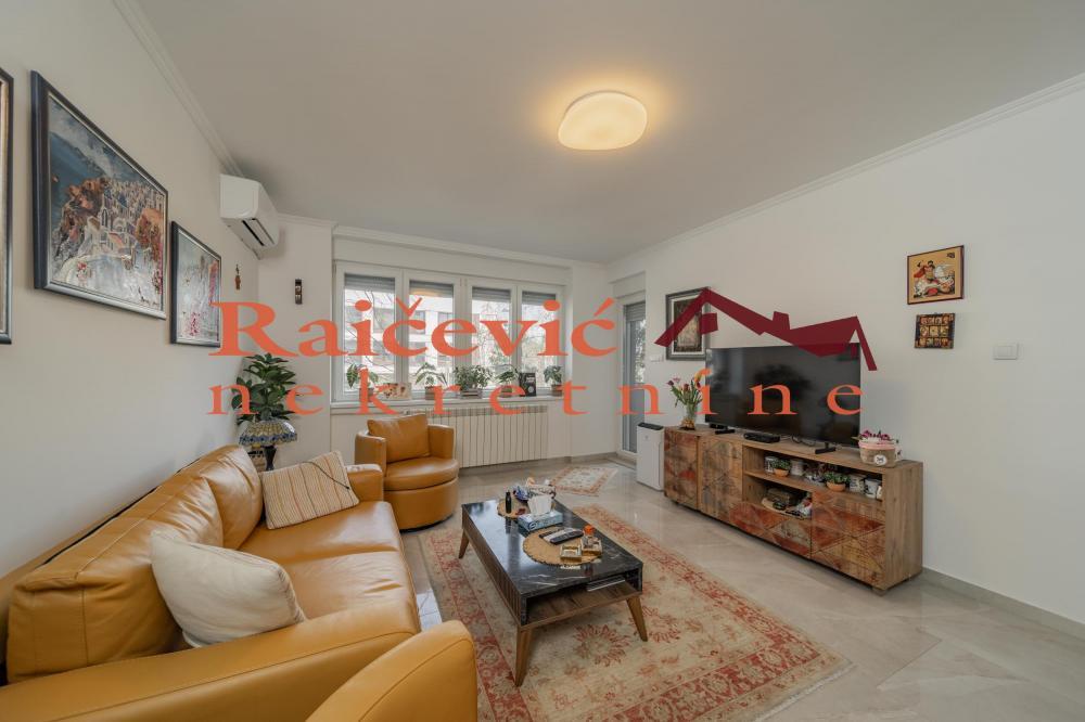 Stan na prodaju u Beogradu, Dedinje, trosoban, 80m2, cena 410000 evra