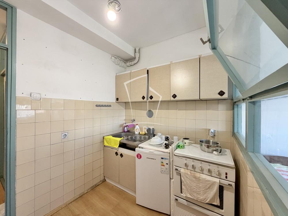 Stan na prodaju u Beogradu, Novi Beograd blok 45 (TC Enjub), jednoiposoban, 47m2, cena 160000 evra