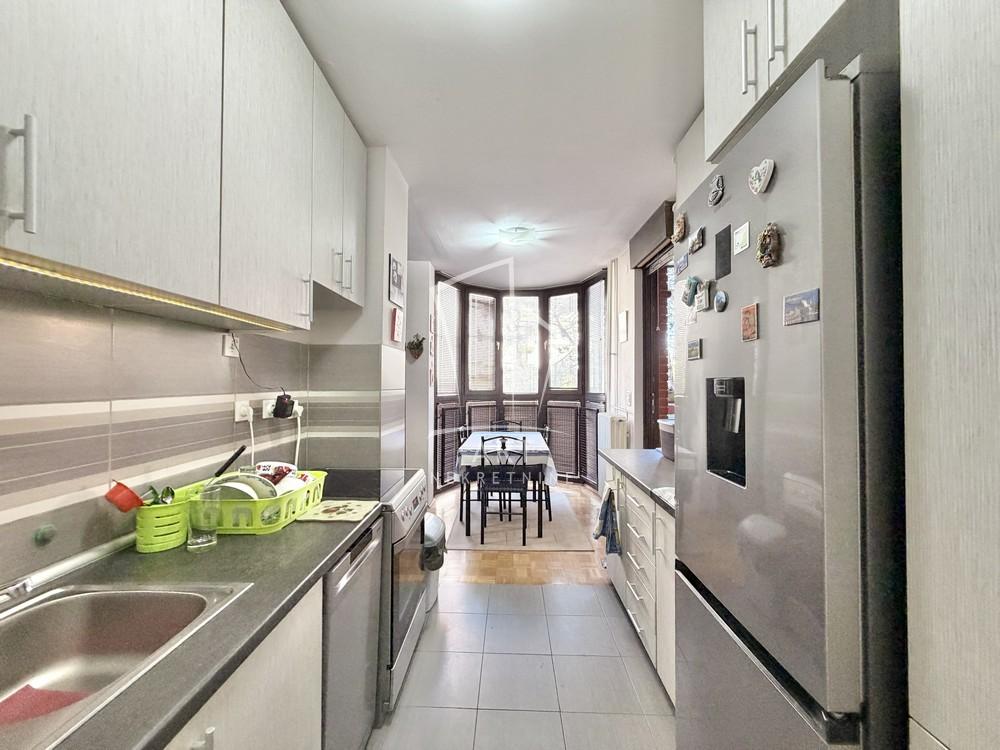 Stan na prodaju u Beogradu, Banovo brdo, dvoiposoban, 71m2, cena 222000 evra