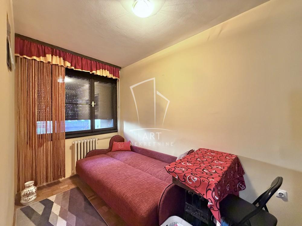 Stan na prodaju u Beogradu, Banovo brdo, dvoiposoban, 71m2, cena 222000 evra