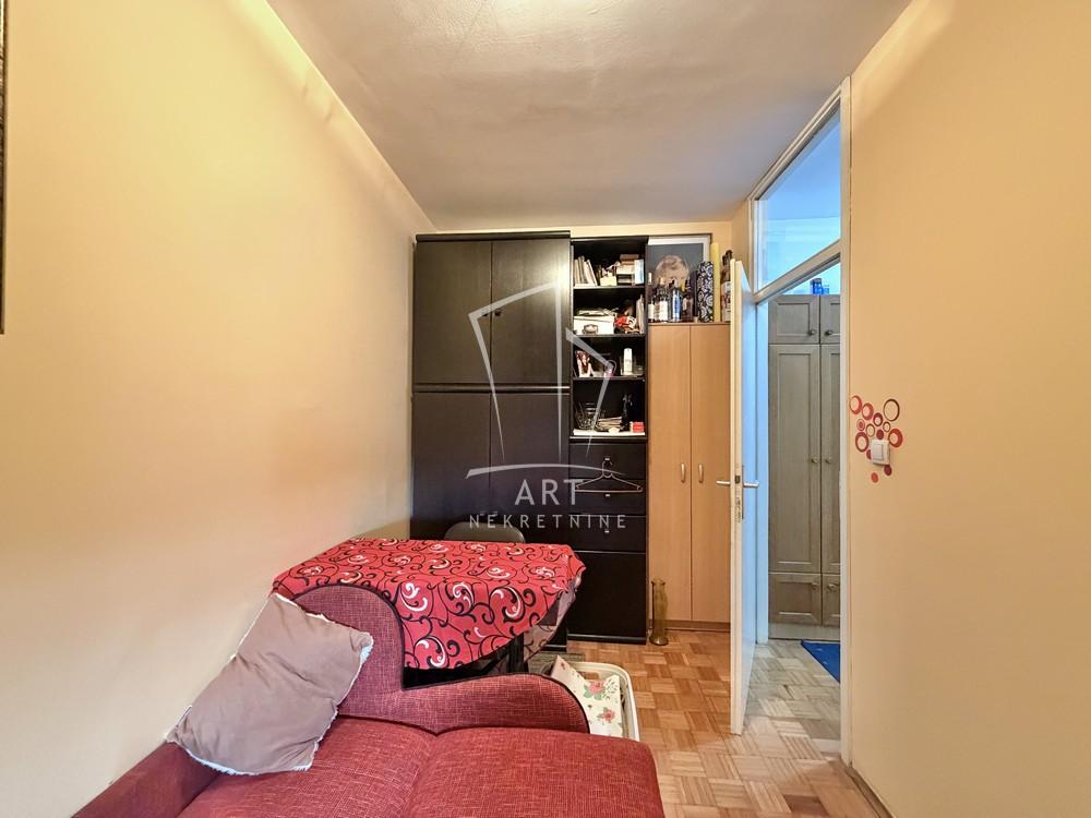 Stan na prodaju u Beogradu, Banovo brdo, dvoiposoban, 71m2, cena 222000 evra