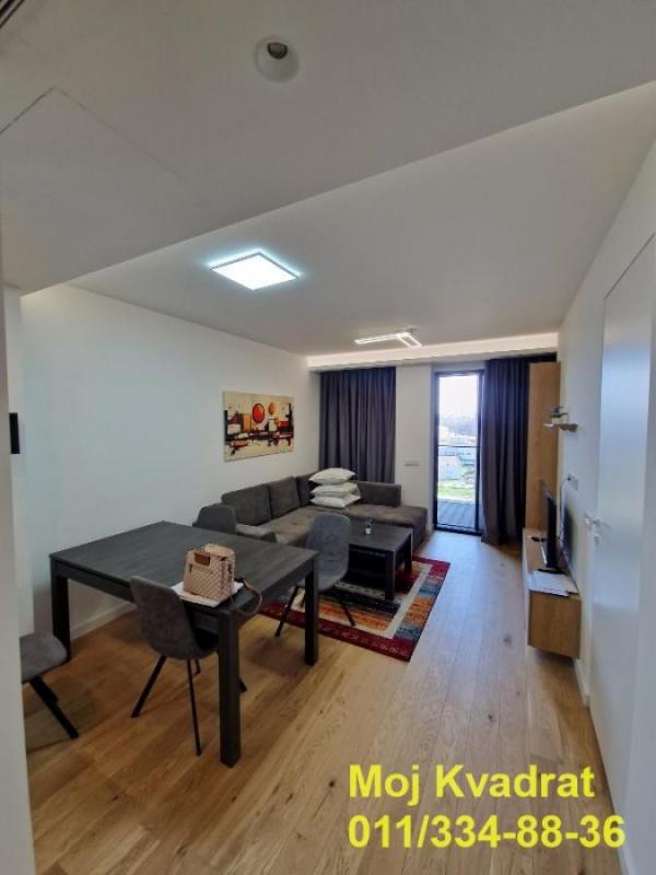 Stan na prodaju u Beogradu, Novi Beograd blok 68, dvosoban, 45m2, cena 225000 evra