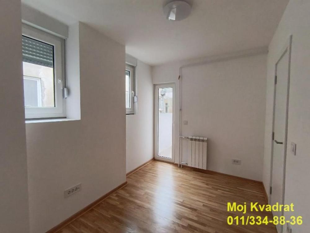 Stan na prodaju u Beogradu, Novi Beograd blok 32 (Crkva Sv. Dimitrija), dvoiposoban, 61m2, cena 240000 evra