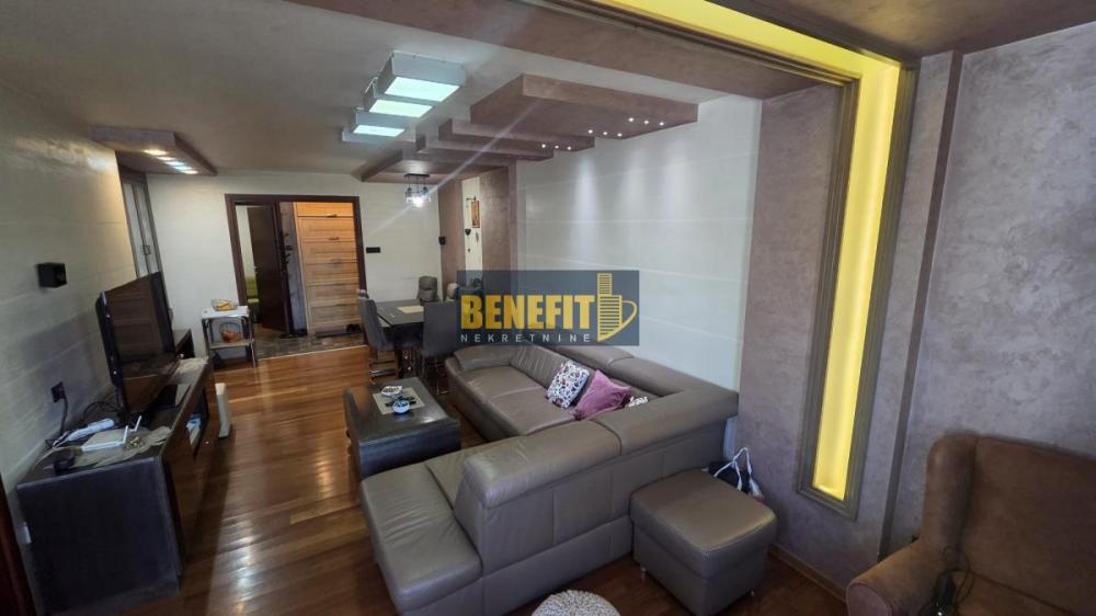 Stan na prodaju u Beogradu, Bežanijska kosa, trosoban, 67m2, cena 245000 evra