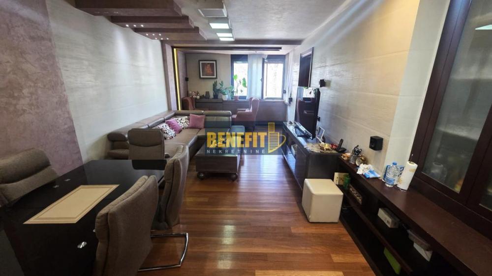 Stan na prodaju u Beogradu, Bežanijska kosa, trosoban, 67m2, cena 245000 evra