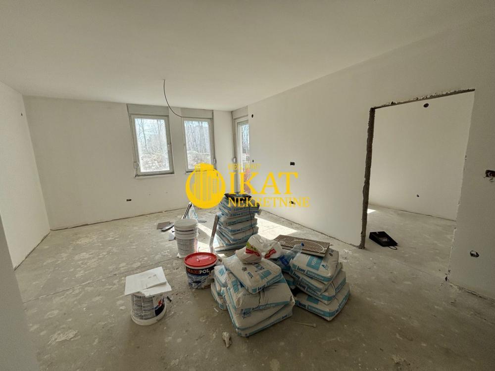 Stan na prodaju u Beogradu, Mirijevo, trosoban, 64m2, cena 145454 evra