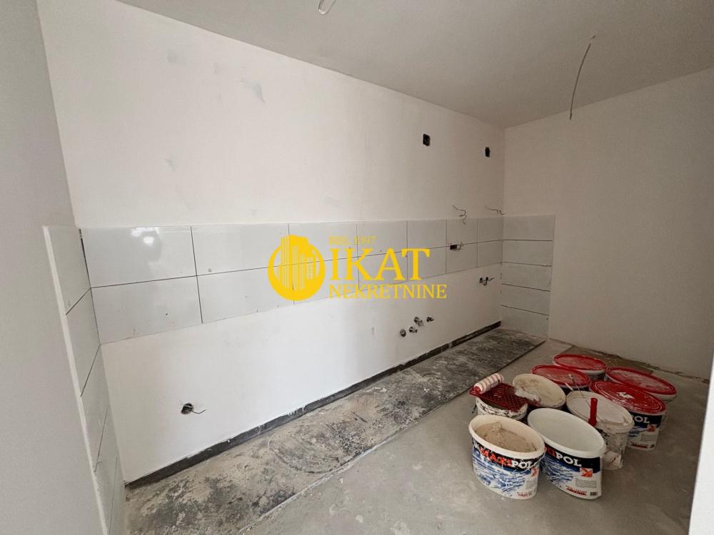 Stan na prodaju u Beogradu, Mirijevo, trosoban, 64m2, cena 145454 evra