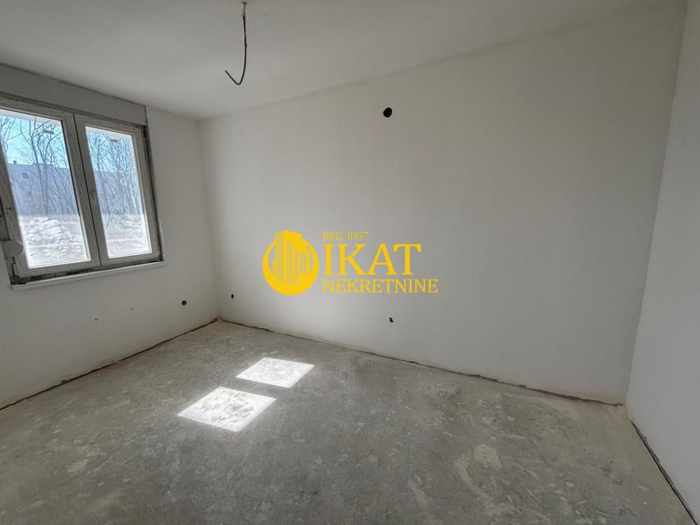 Stan na prodaju u Beogradu, Mirijevo, trosoban, 64m2, cena 145454 evra