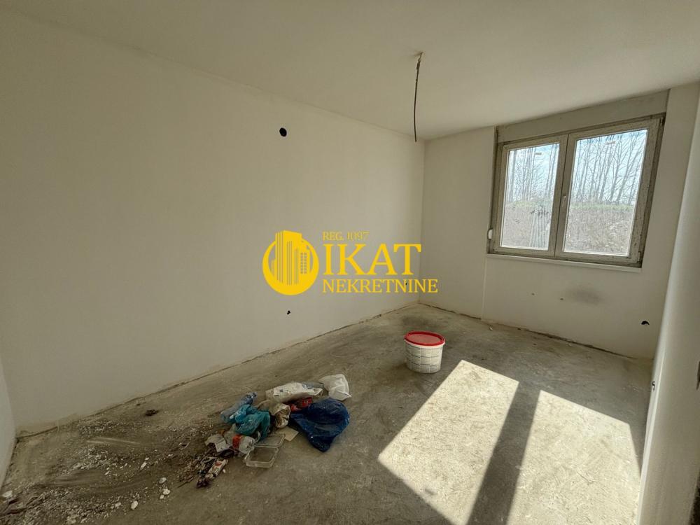 Stan na prodaju u Beogradu, Mirijevo, trosoban, 64m2, cena 145454 evra