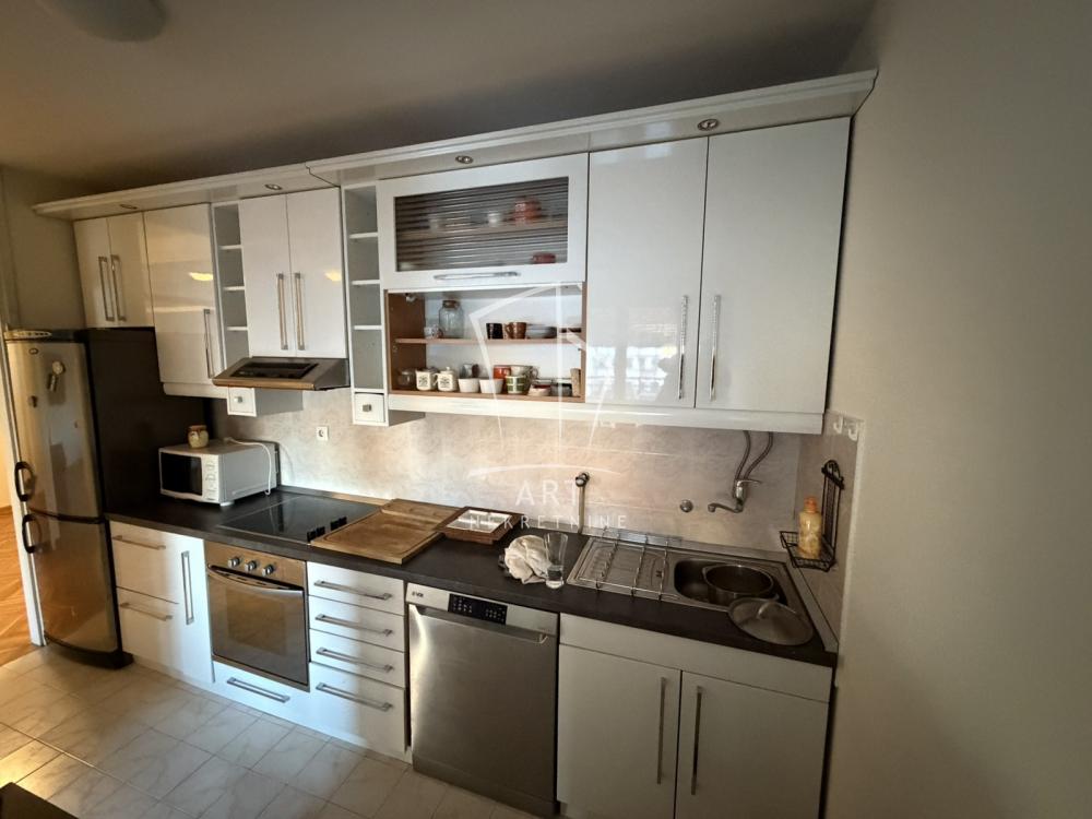 Stan na prodaju u Beogradu, Stari grad, trosoban, 89m2, cena 329000 evra