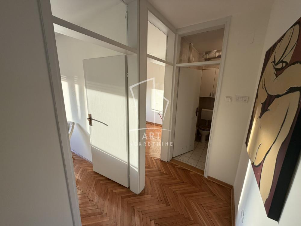 Stan na prodaju u Beogradu, Stari grad, trosoban, 89m2, cena 329000 evra