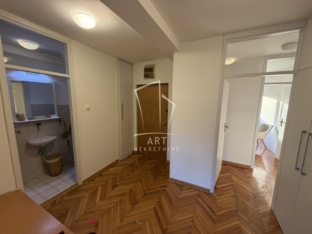 Stan na prodaju u Beogradu, Stari grad, trosoban, 89m2, cena 329000 evra