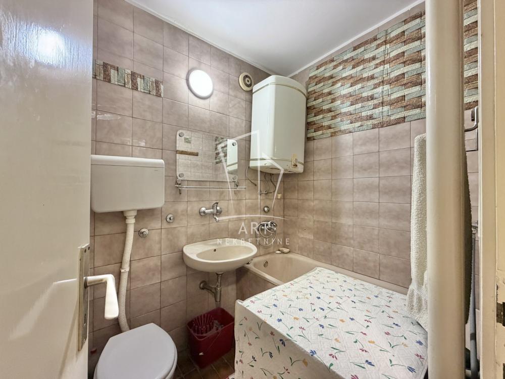 Stan na prodaju u Beogradu, Voždovac, dvosoban, 67m2, cena 195000 evra