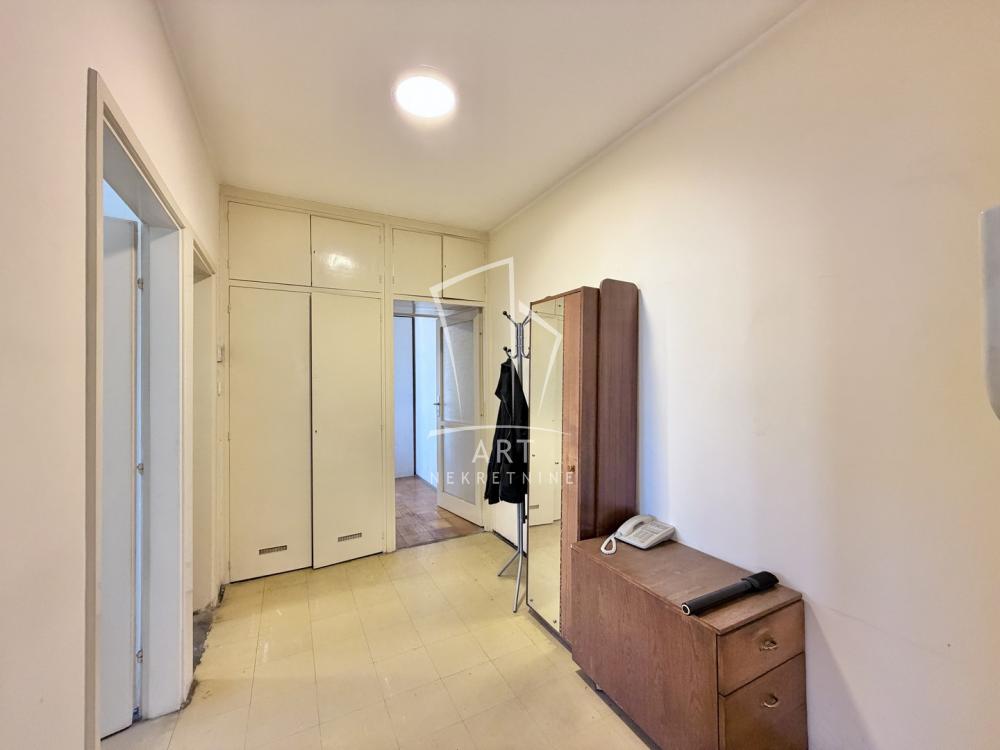 Stan na prodaju u Beogradu, Voždovac, dvosoban, 67m2, cena 195000 evra