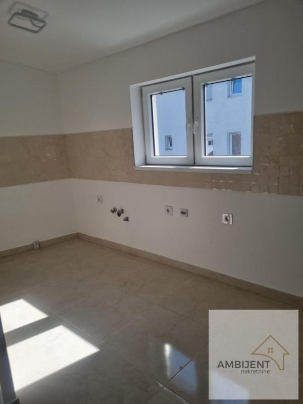 Stan na prodaju u Beogradu, Voždovac, cetvorosoban, 92m2, cena 335000 evra