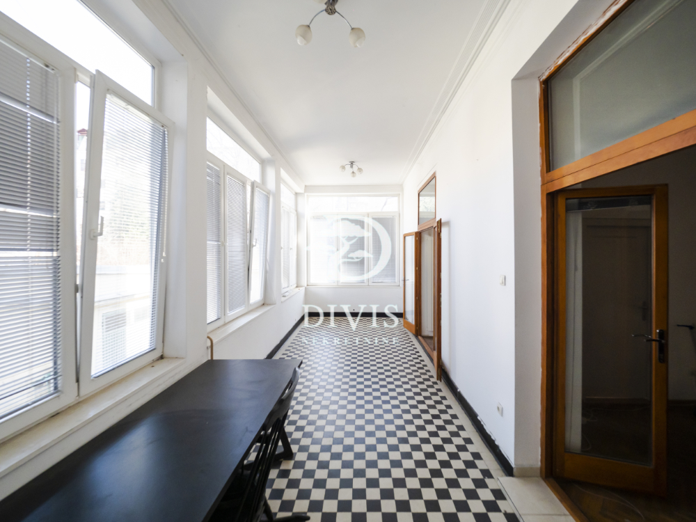 Stan na prodaju u Beogradu, Kalenić pijaca, 122m2, cena 510000 evra