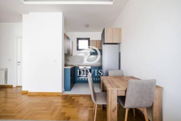 Stan na prodaju u Beogradu, Lion, jednoiposoban, 43m2, cena 200100 evra