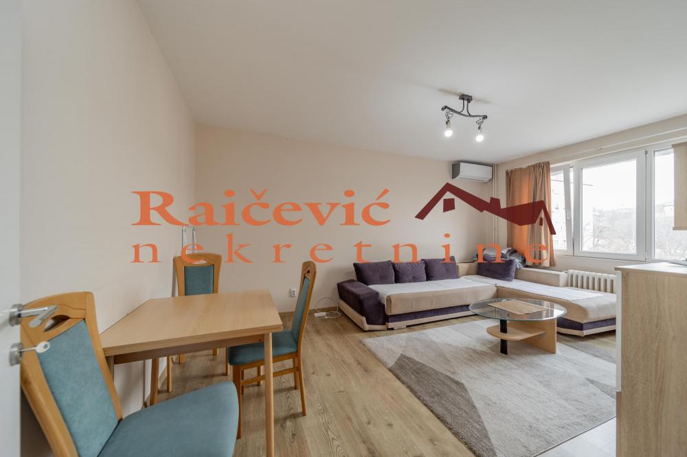 Stan na prodaju u Beogradu, Autokomanda, jednoiposoban, 36m2, cena 130000 evra