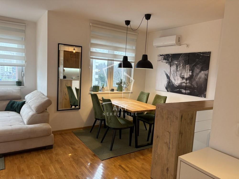 Stan na prodaju u Beogradu, Konjarnik, trosoban, 53m2, cena 199900 evra