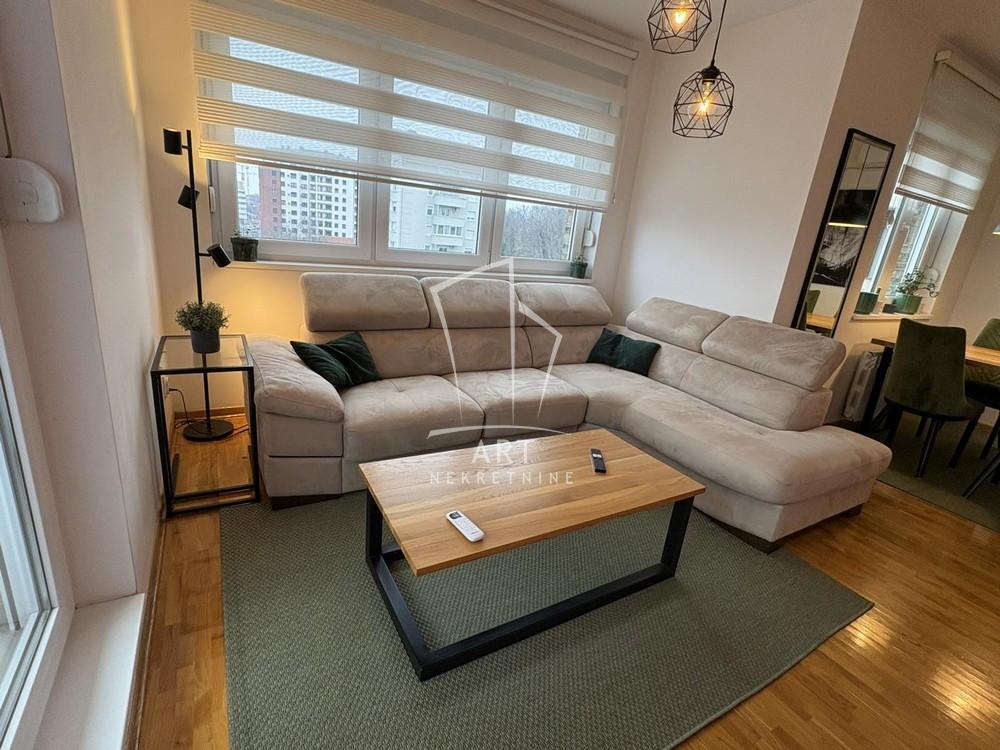 Stan na prodaju u Beogradu, Konjarnik, trosoban, 53m2, cena 199900 evra