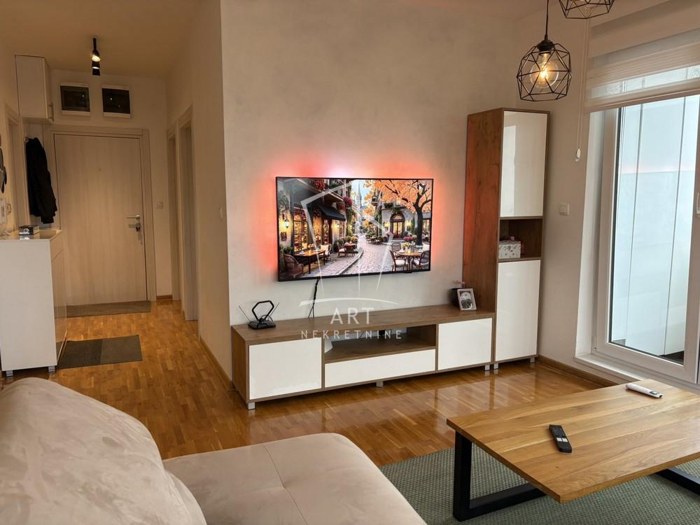 Stan na prodaju u Beogradu, Konjarnik, trosoban, 53m2, cena 199900 evra