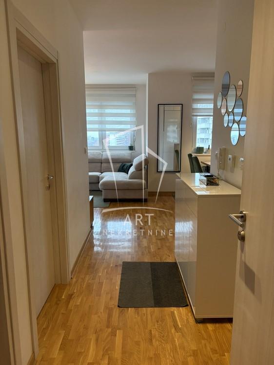 Stan na prodaju u Beogradu, Konjarnik, trosoban, 53m2, cena 199900 evra