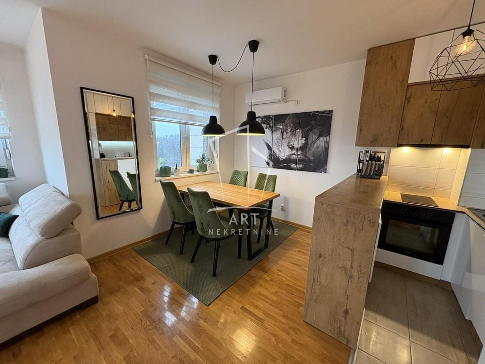 Stan na prodaju u Beogradu, Konjarnik, trosoban, 53m2, cena 199900 evra