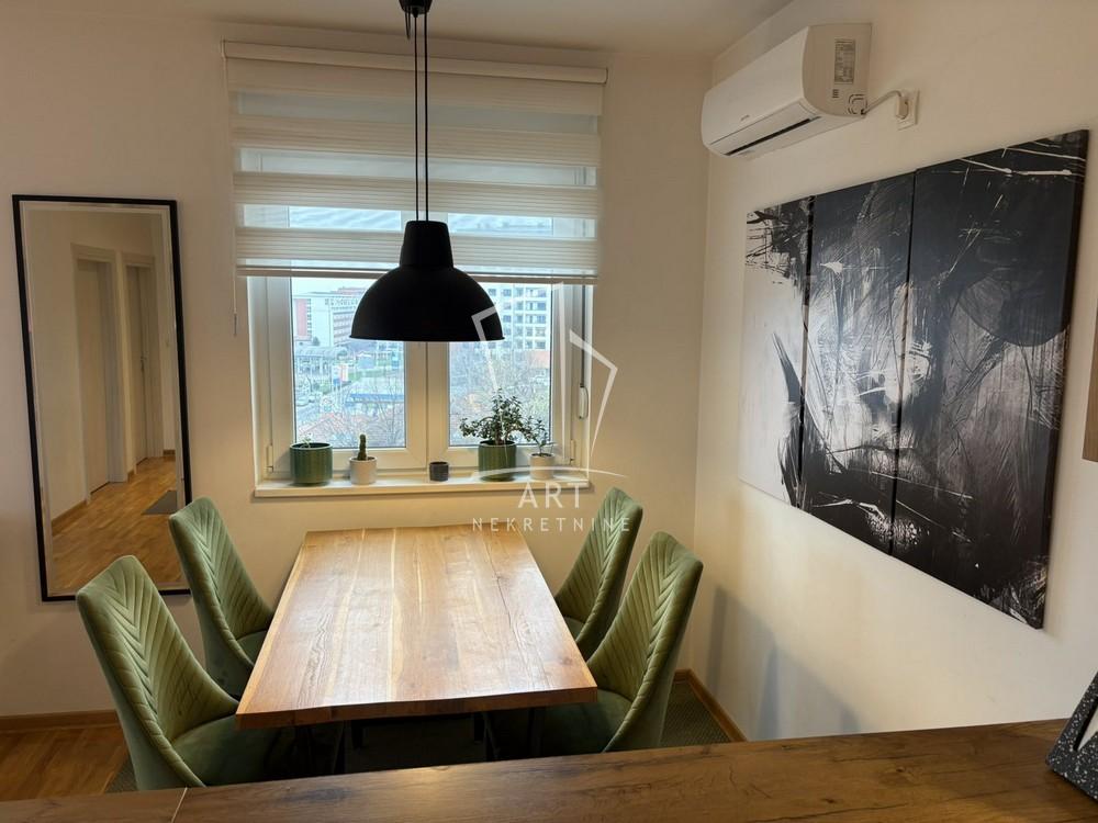 Stan na prodaju u Beogradu, Konjarnik, trosoban, 53m2, cena 199900 evra