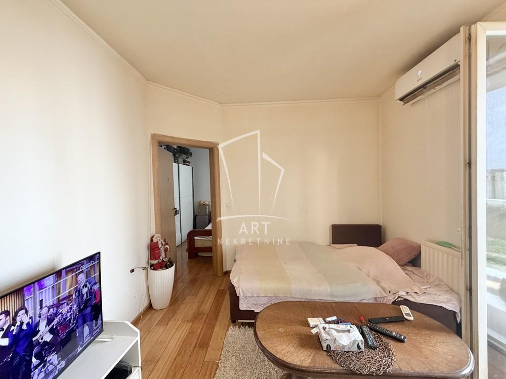 Stan na prodaju u Beogradu, Zvezdara, dvosoban, 69m2, cena 115000 evra