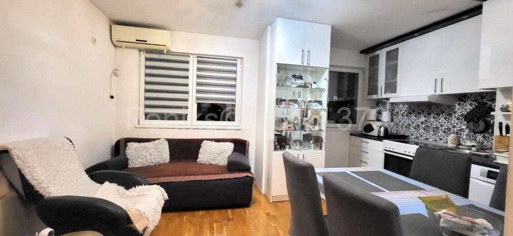 Stan na prodaju u Beogradu, Karaburma, dvoiposoban, 58m2, cena 159000 evra