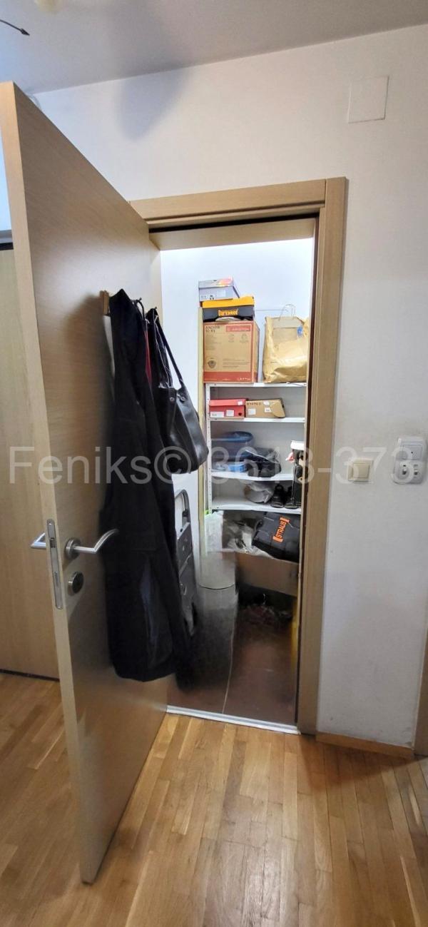 Stan na prodaju u Beogradu, Karaburma, dvoiposoban, 58m2, cena 159000 evra