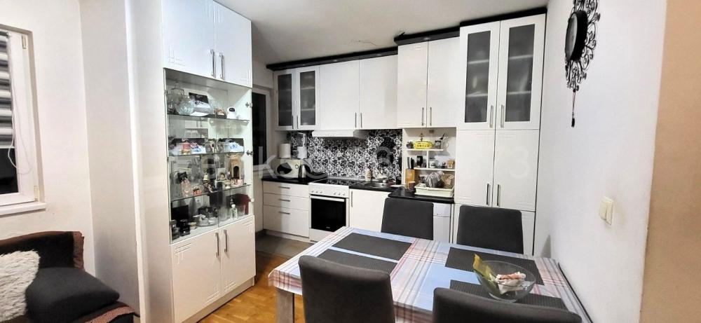 Stan na prodaju u Beogradu, Karaburma, dvoiposoban, 58m2, cena 159000 evra