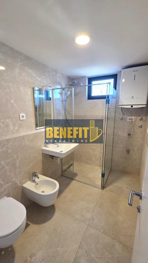 Stan na prodaju u Beogradu, Voždovac, troiposoban, 84m2, cena 256000 evra