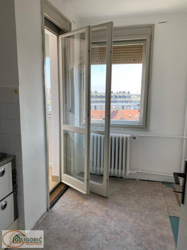 Stan na prodaju u Beogradu, Botanička bašta, dvoiposoban, 57m2, cena 250000 evra